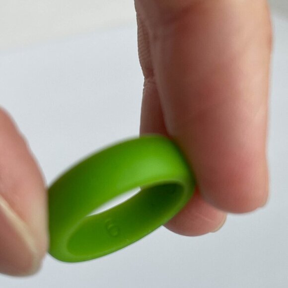 Qalo Silicone Wedding Band Ring, Green - Size 6 - Picture 5 of 5